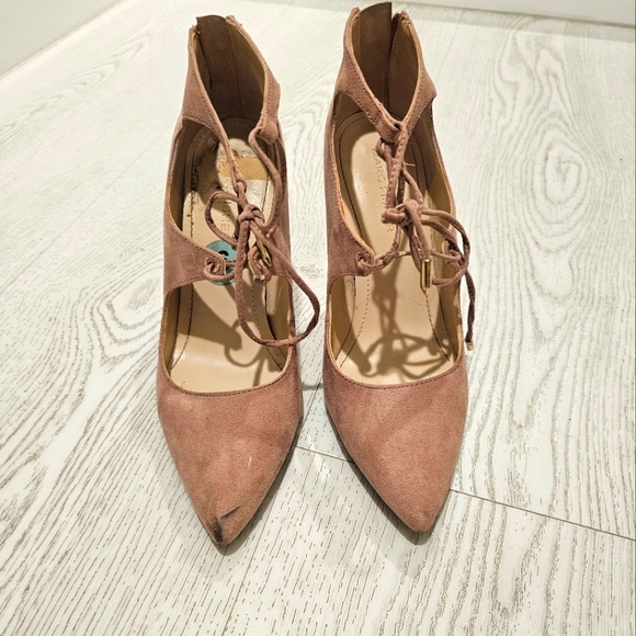 Heels - Picture 1 of 2